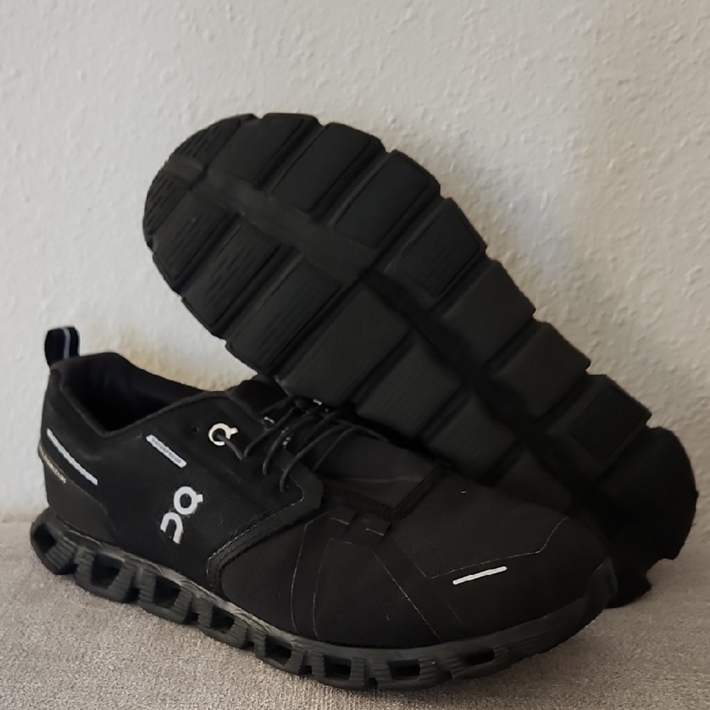 On Running Men's Black Running Shoes